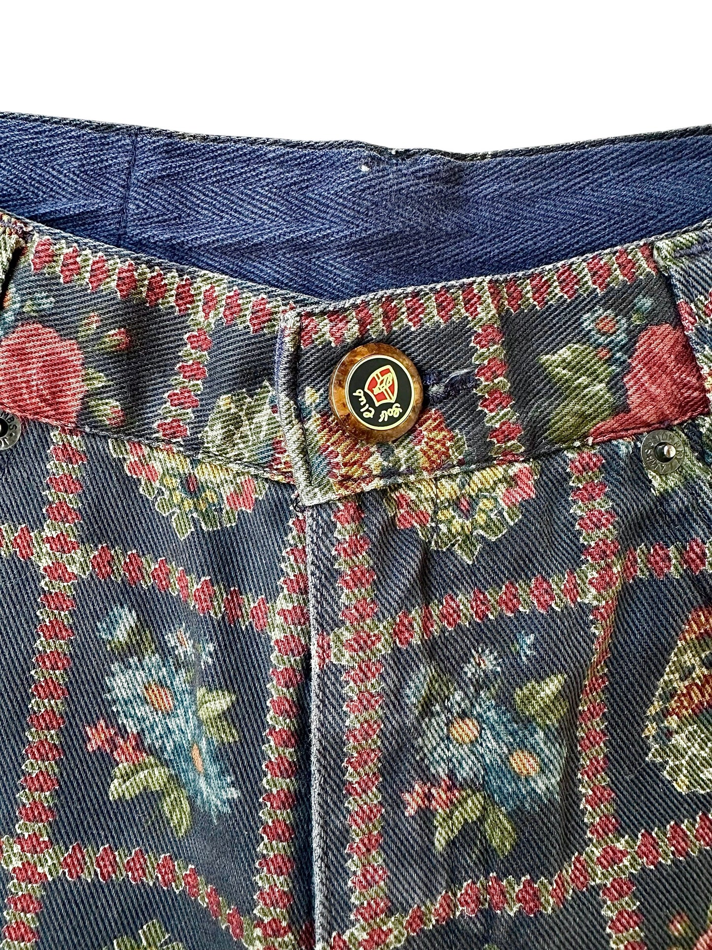 Vaqueros de mujer con estampado floral
