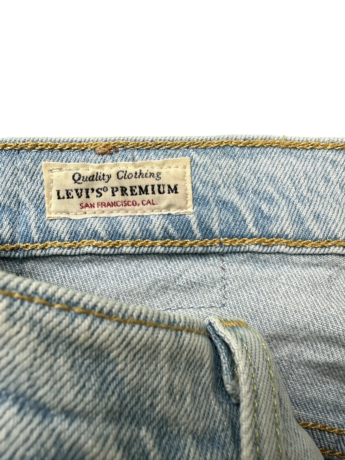 Vaqueros Levi's 501 con dobladillo deshilachado para mujer