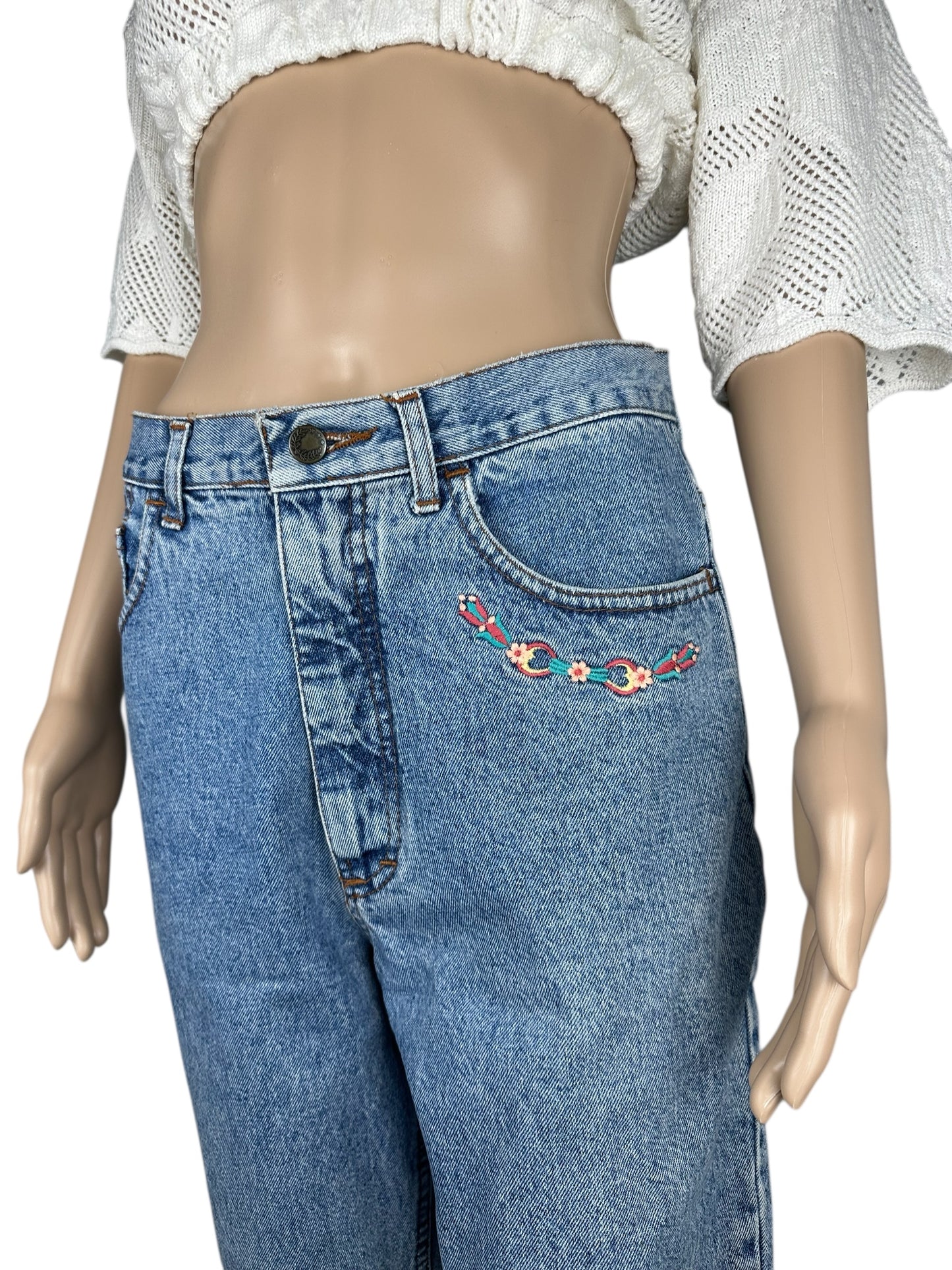 Women's jeans with small embroidery