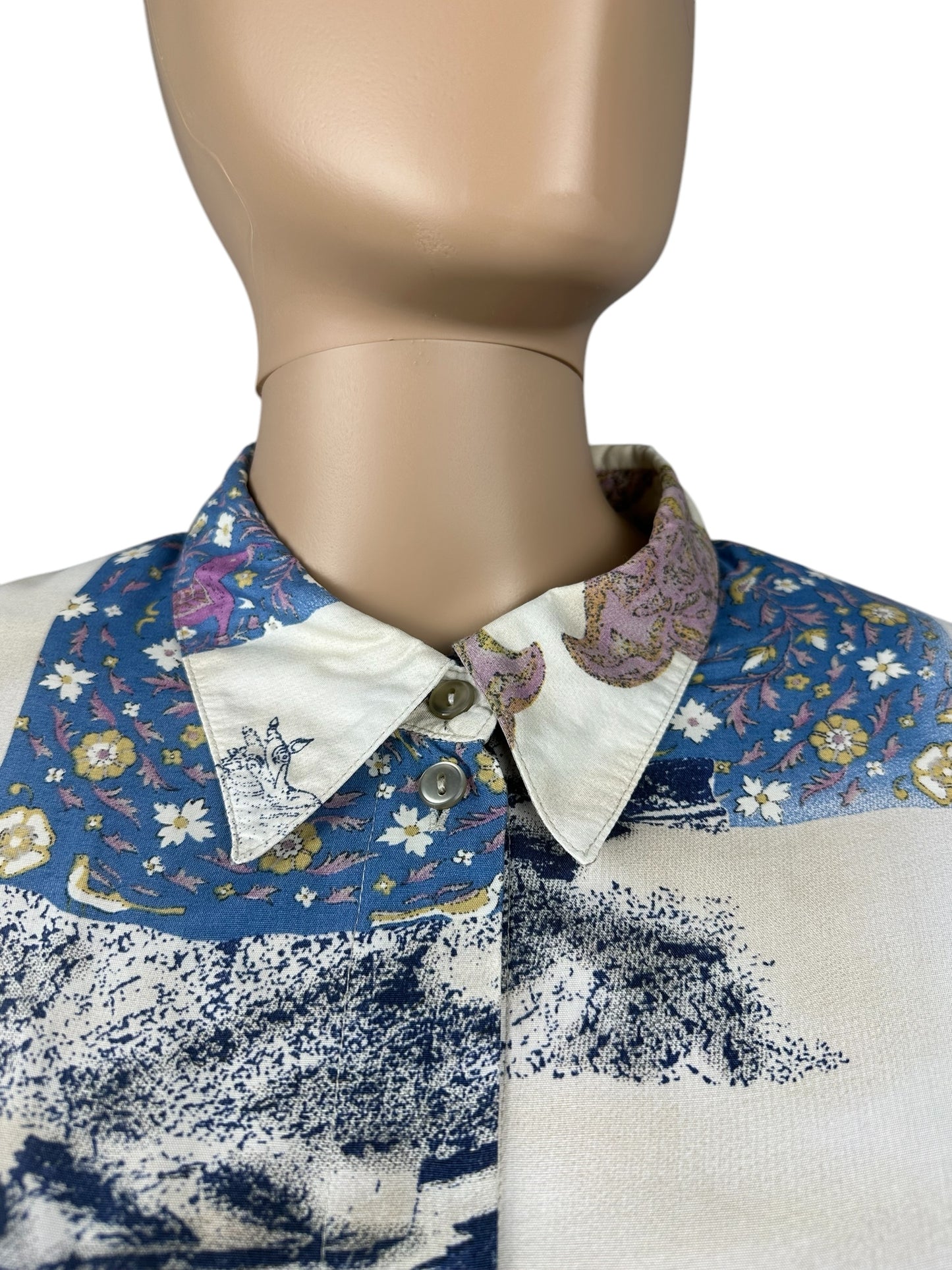 Women's patterned shirt with shoulder pads