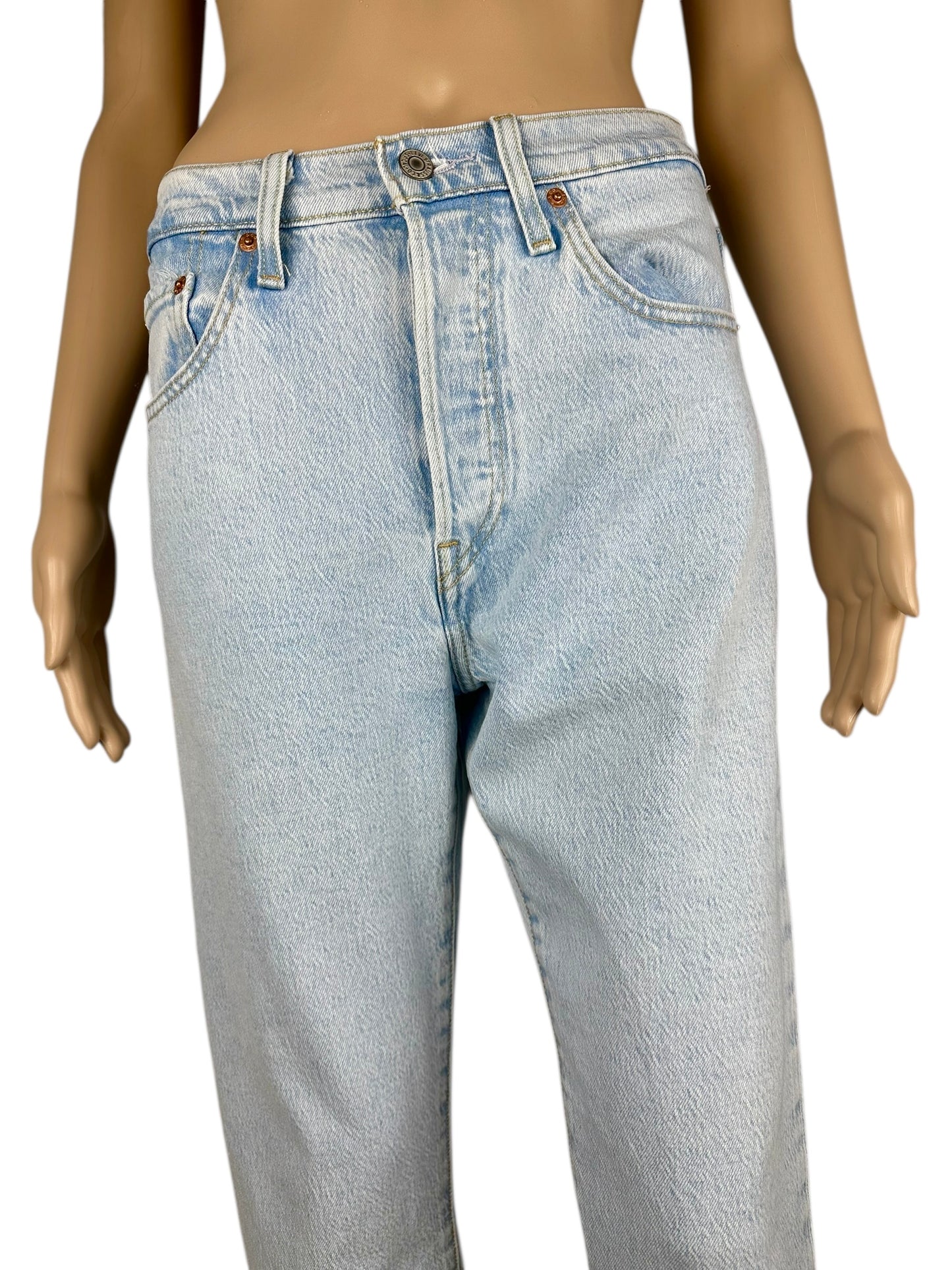 Vaqueros Levi's 501 con dobladillo deshilachado para mujer