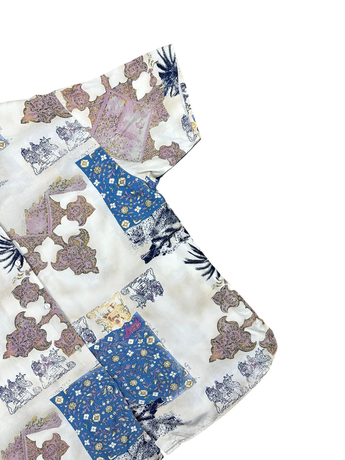 Women's patterned shirt with shoulder pads
