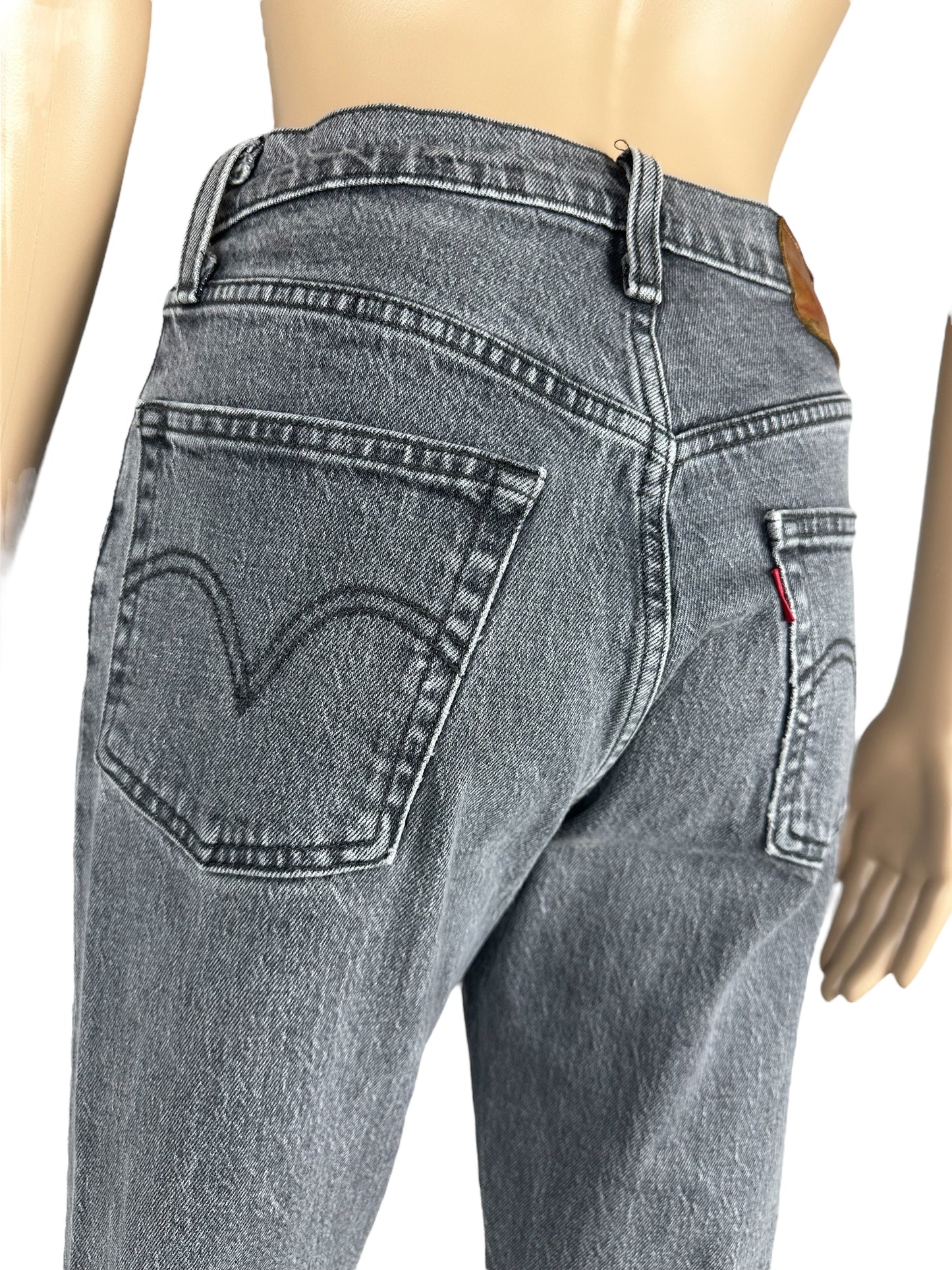 Vaqueros Levi's 501 para mujer en gris
