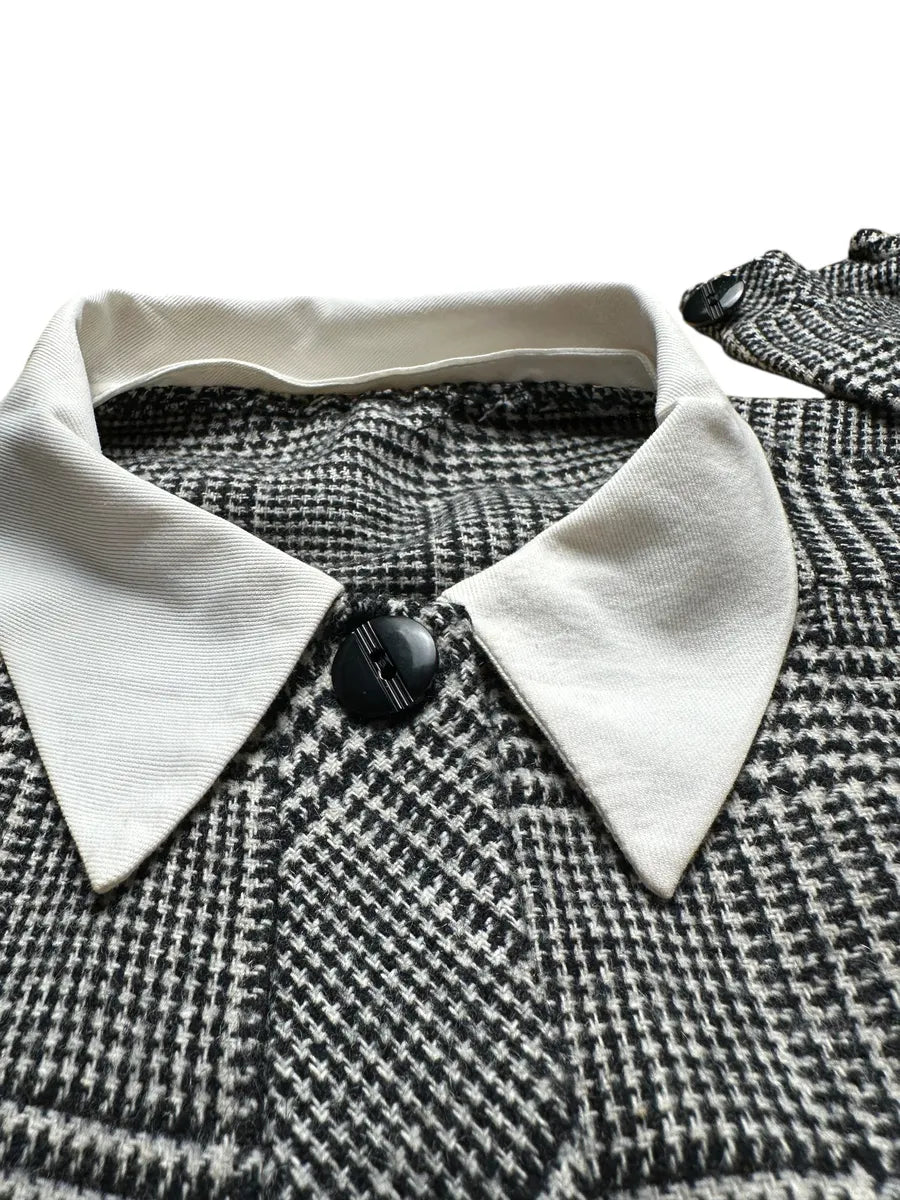Abito vintage da donna grigio con colletto bianco
