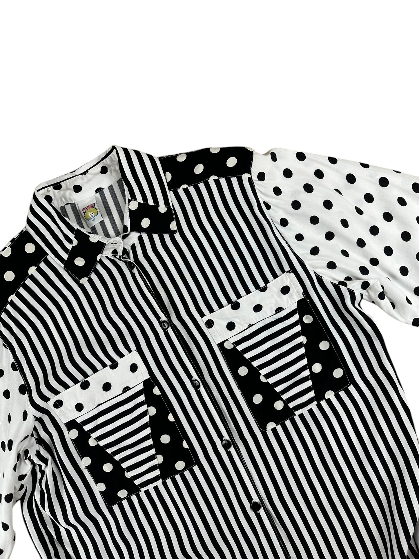 Camisa de mujer de rayas y lunares en blanco y negro