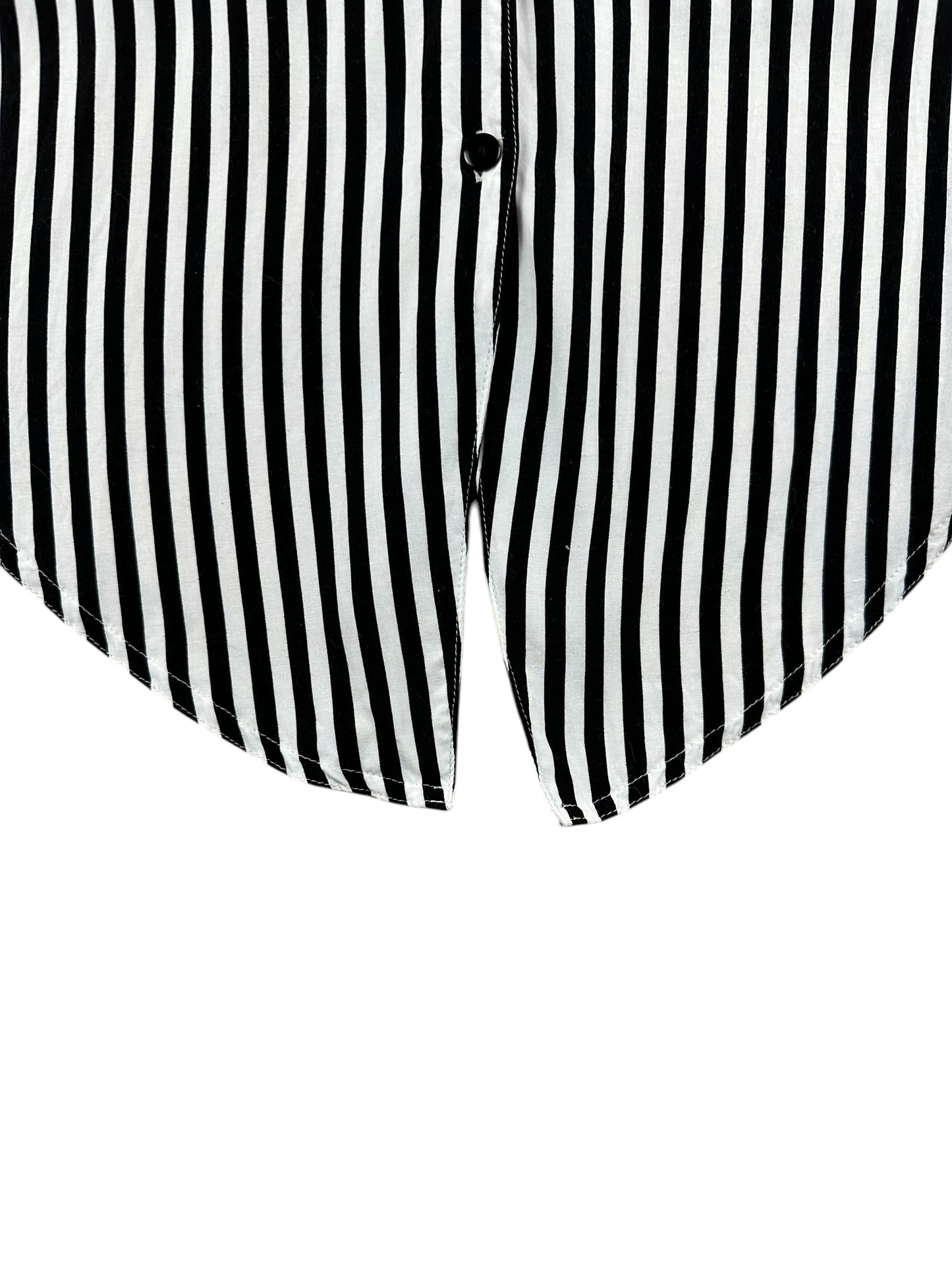 Camisa de mujer de rayas y lunares en blanco y negro