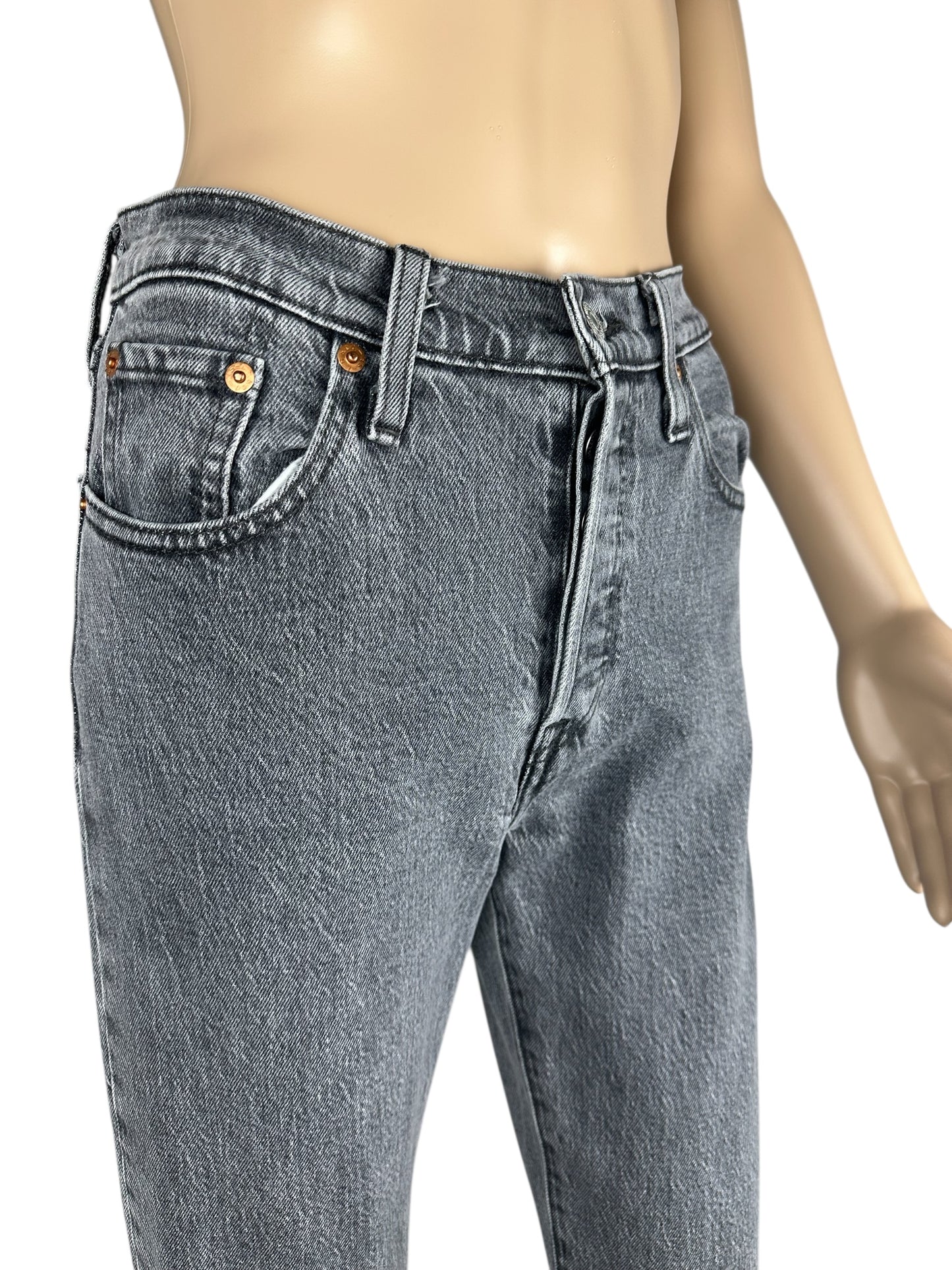 Vaqueros Levi's 501 para mujer en gris