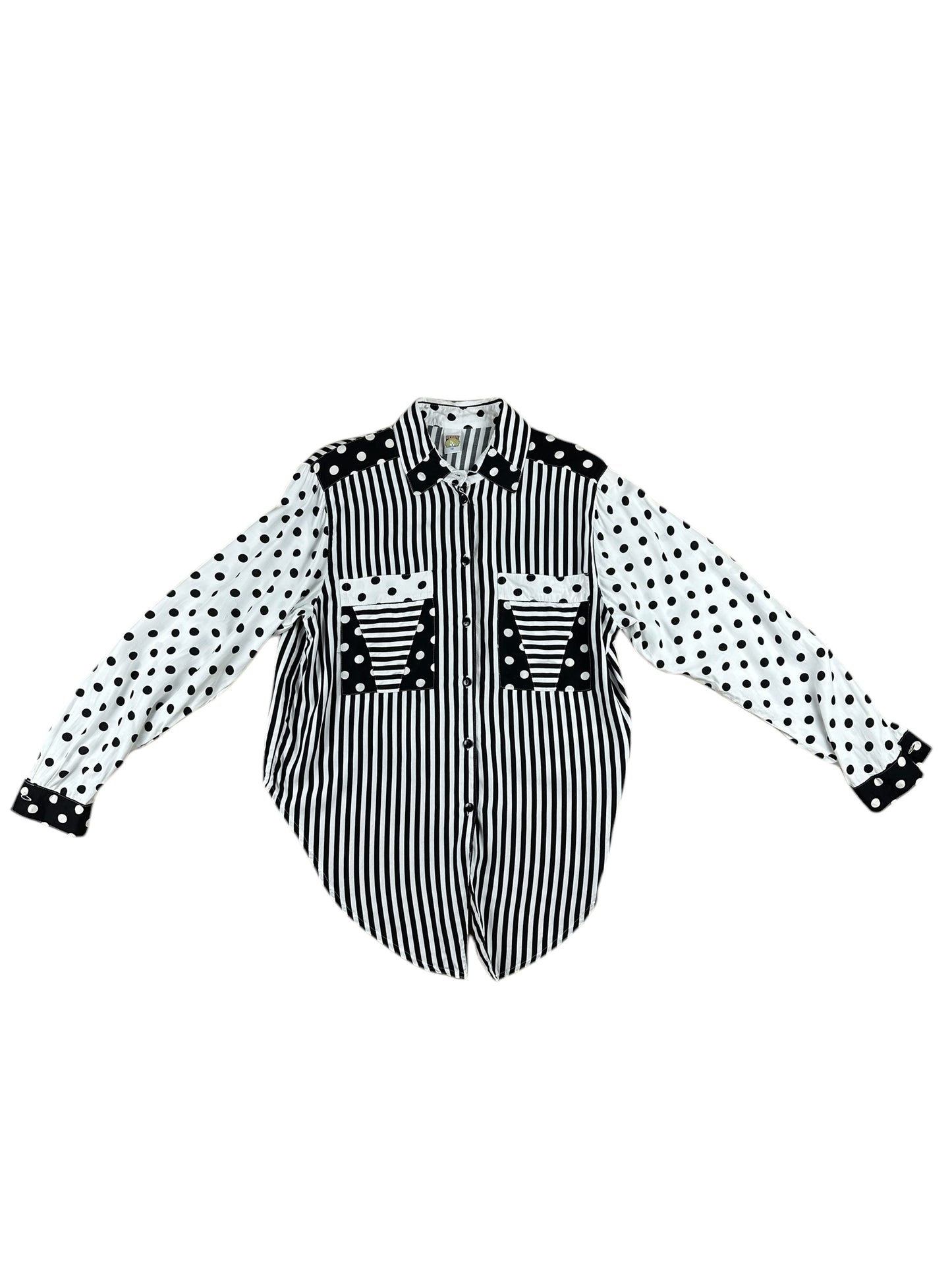 Camisa de mujer de rayas y lunares en blanco y negro