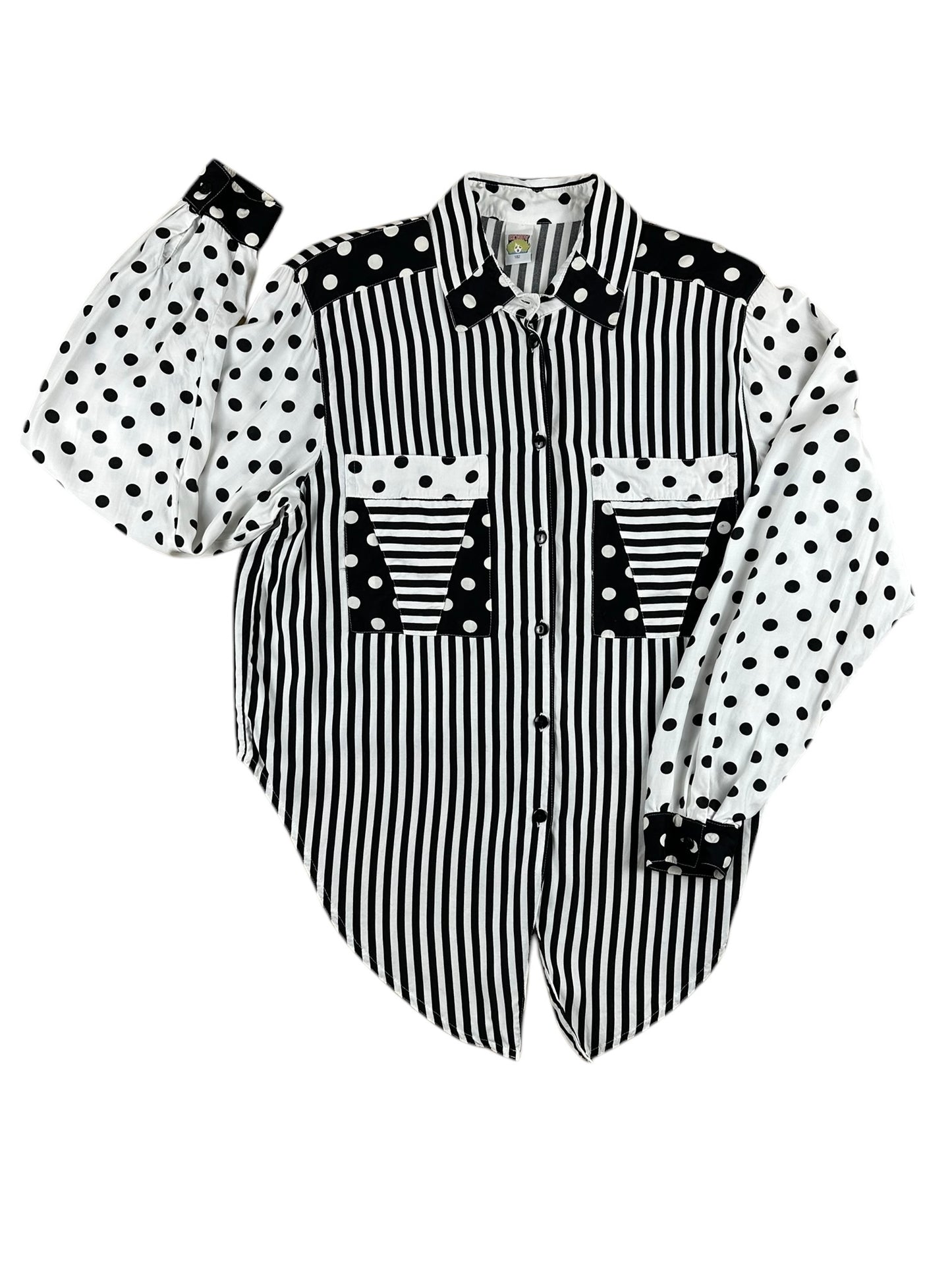 Camisa de mujer de rayas y lunares en blanco y negro