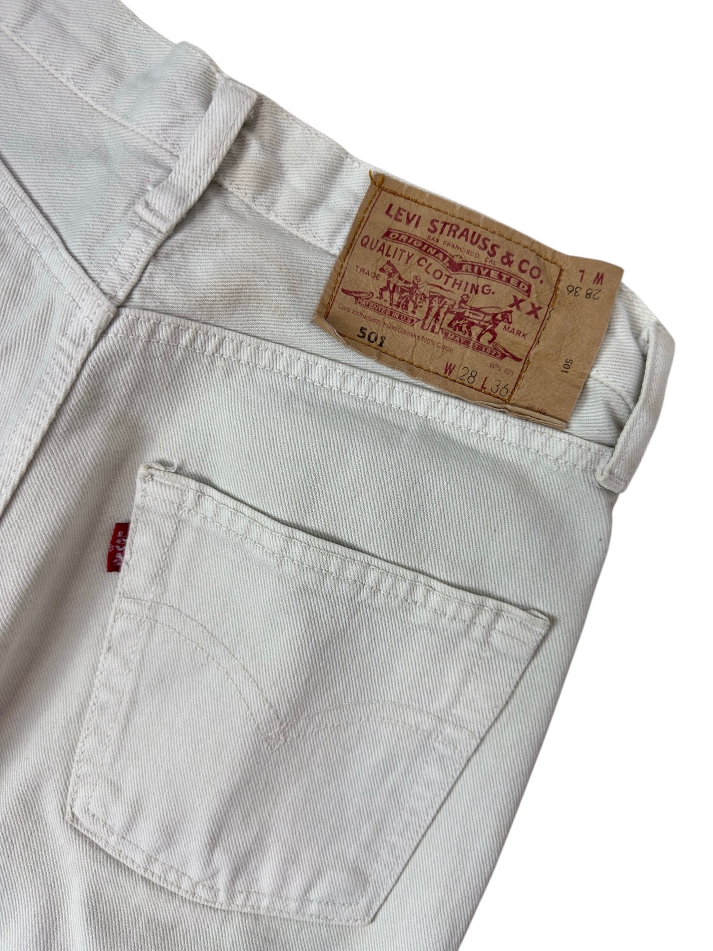 Vaqueros Levi's 501 color crema para mujer
