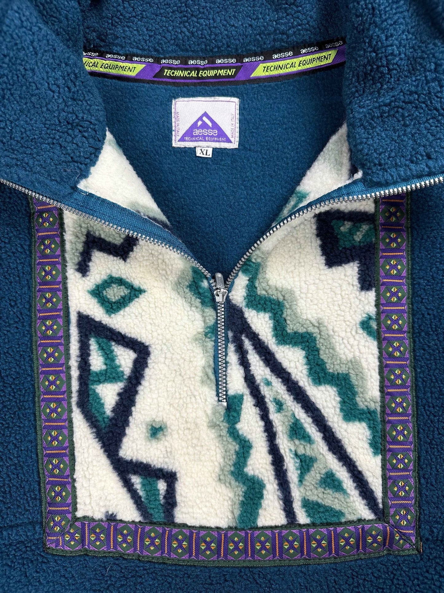 Pile vintage blu firmato Aesse con inserti geometrici bianchi