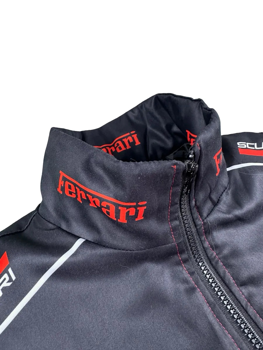 Giacchetto Vintage Y2K Scuderia Ferrari Racing – Rosso, Nero e Bianco - abbigliamento e vestiti vintage