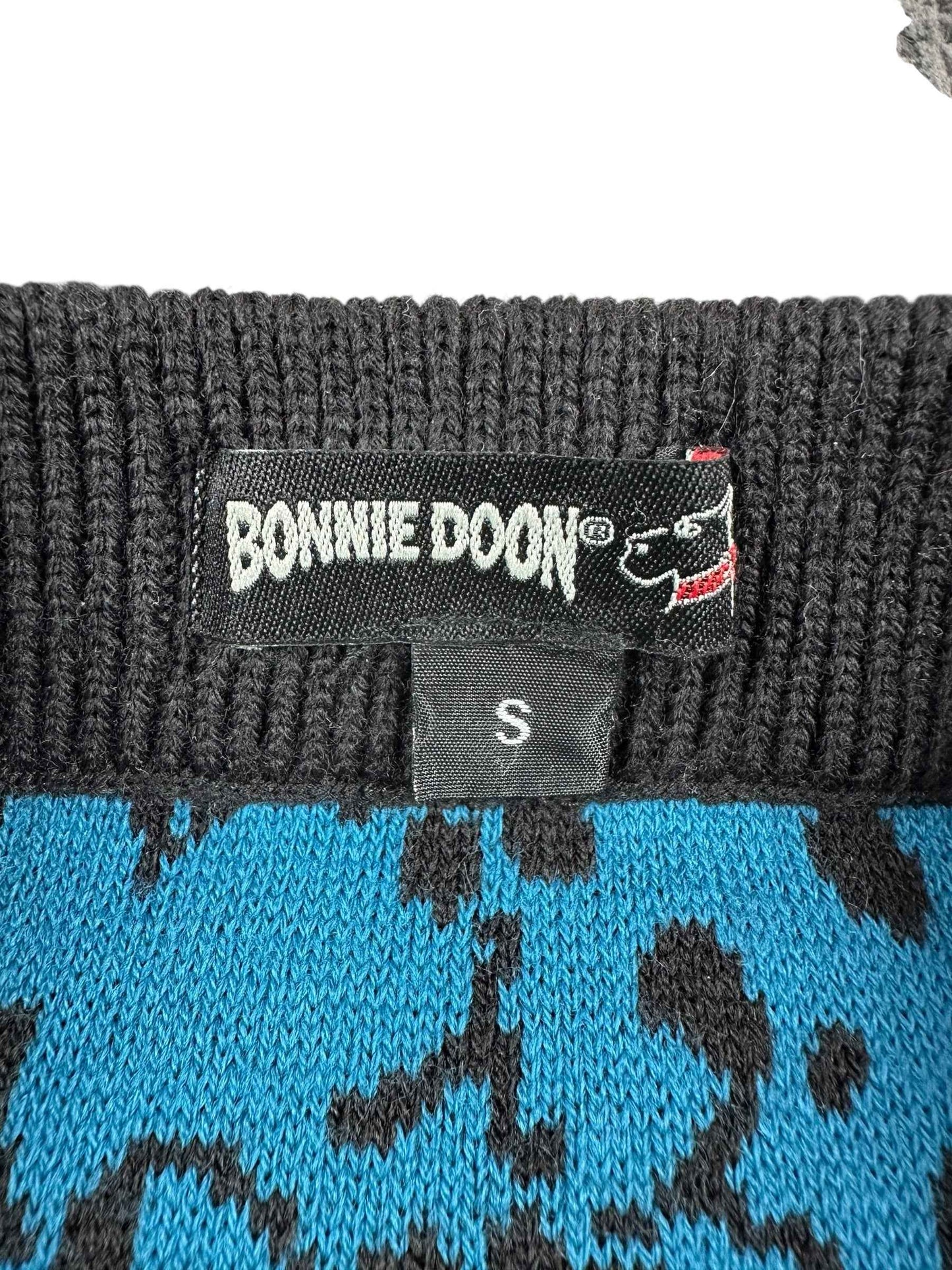 Minigonna vintage nera a fantasia floreale