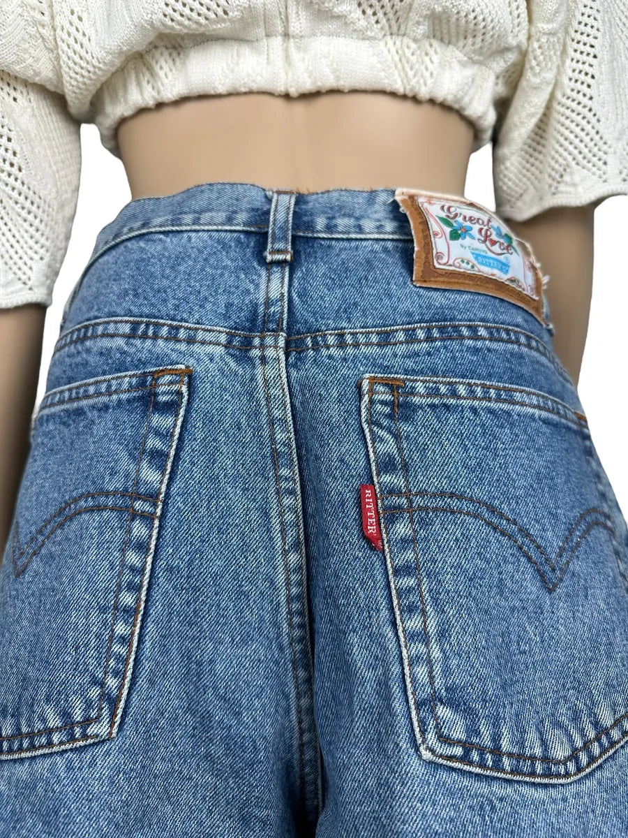 Jeans vintage da donna con piccoli ricami