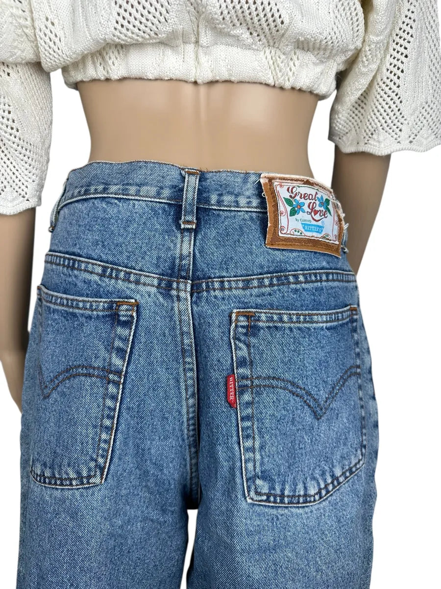 Jeans vintage da donna con piccoli ricami