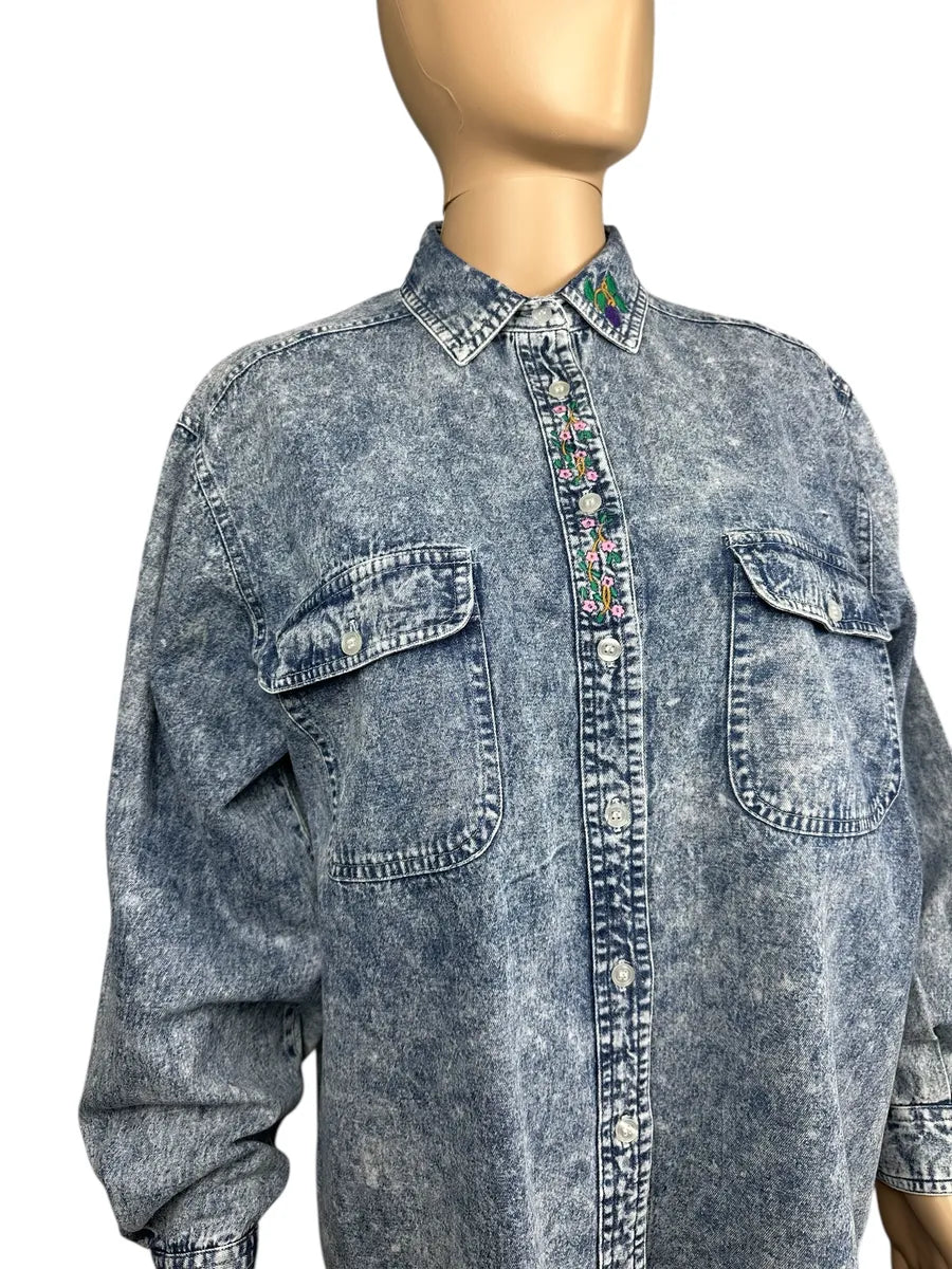 Camicia jeans vintage da donna con ricamo
