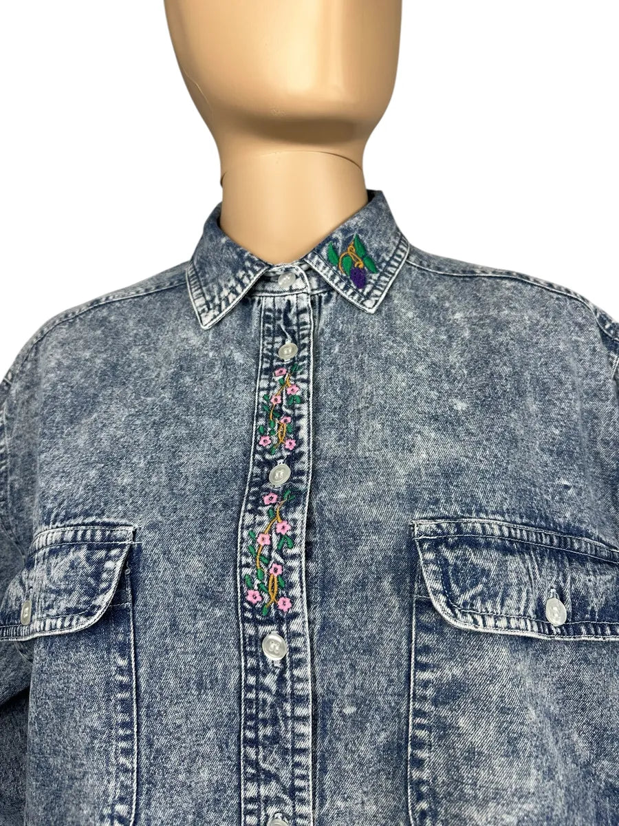 Camicia jeans vintage da donna con ricamo
