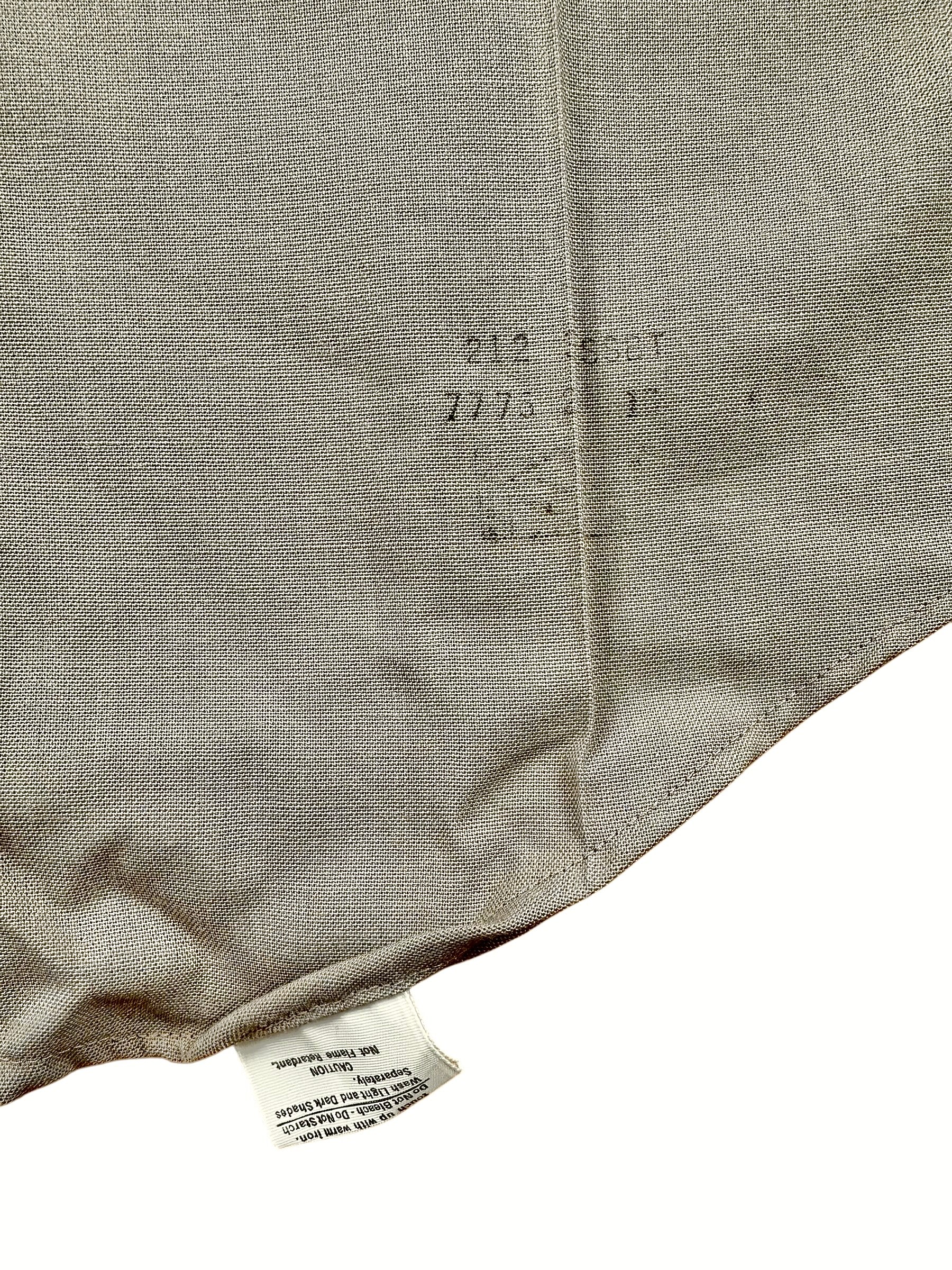 Camicia americana vintage vista dal basso con timbro stampato visibile