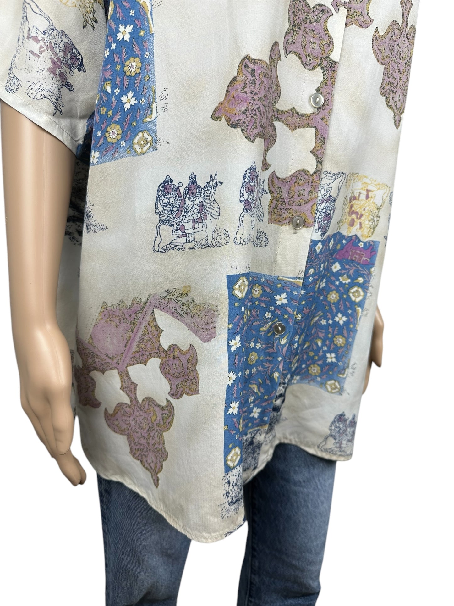 Women's patterned shirt with shoulder pads