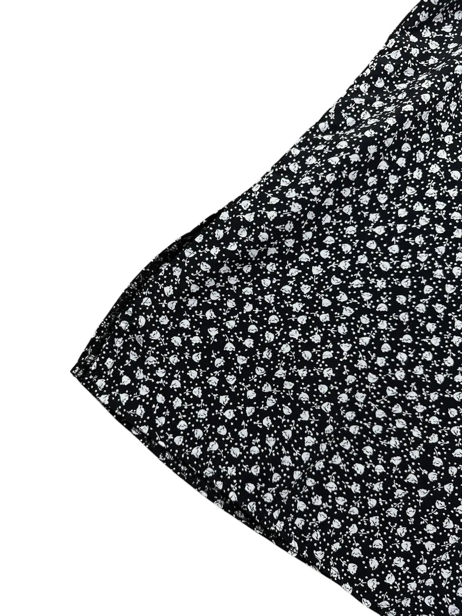 Camicia vintage da donna nera a fiorellini bianchi