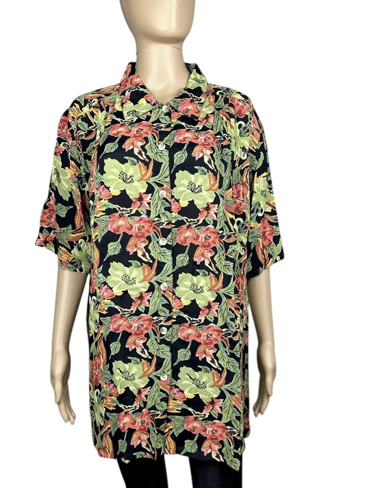 Camicia vintage da donna con fantasia floreale