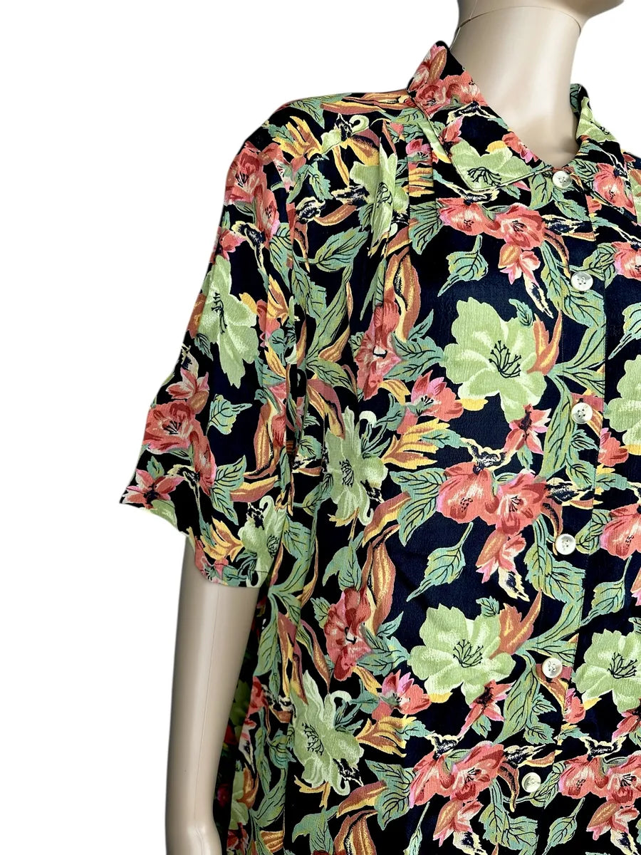 Camicia vintage da donna con fantasia floreale