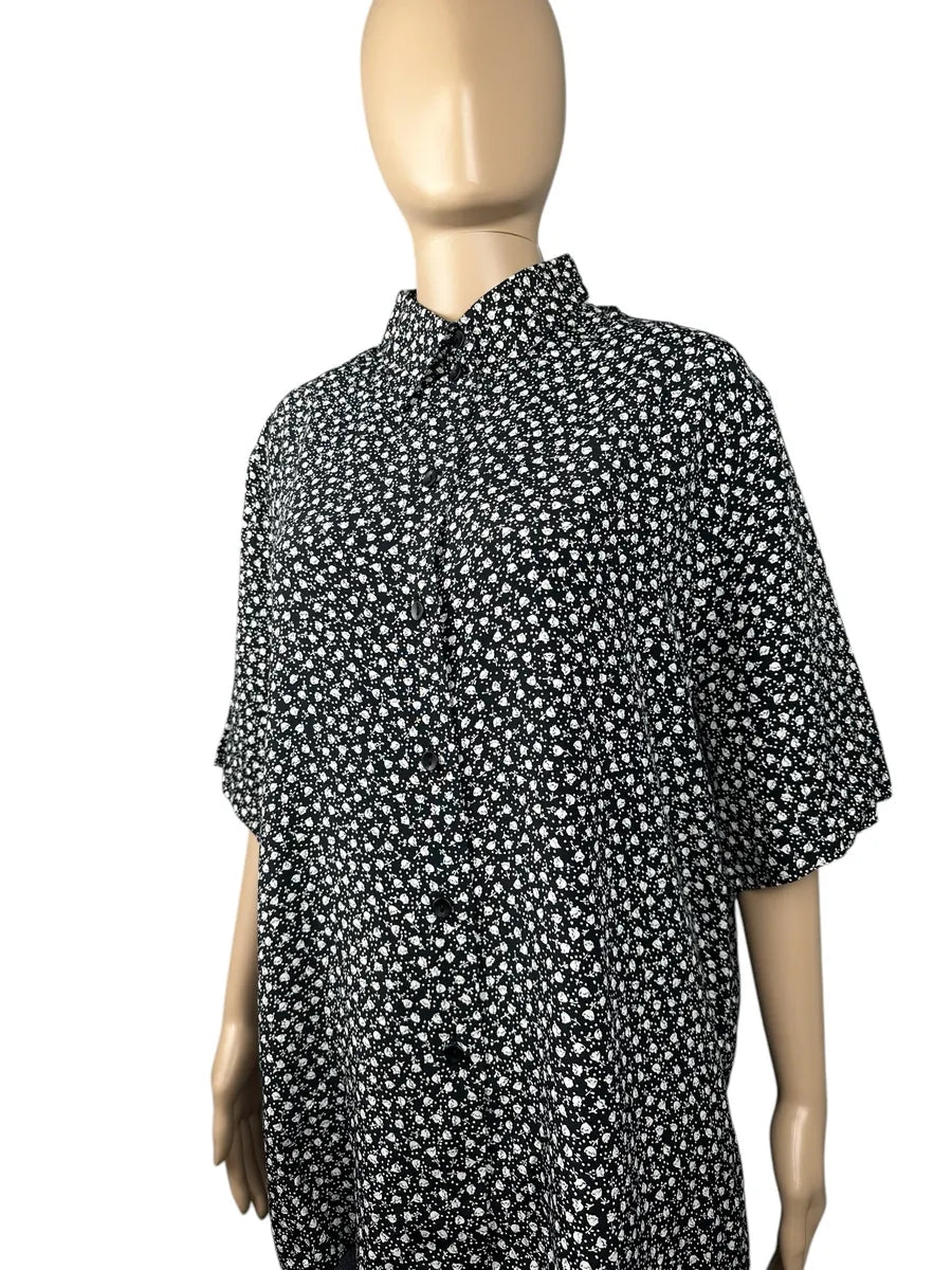 Camicia vintage da donna nera a fiorellini bianchi