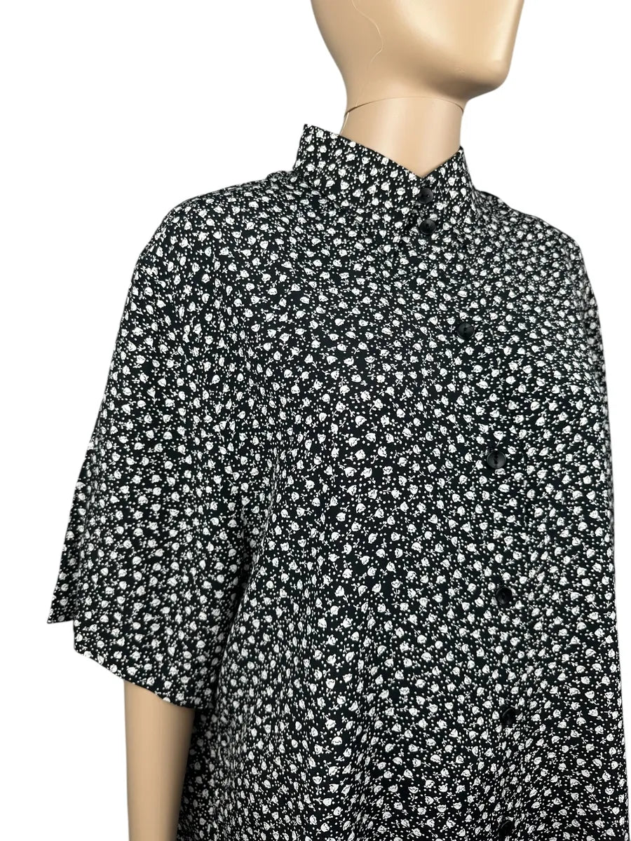 Camicia vintage da donna nera a fiorellini bianchi